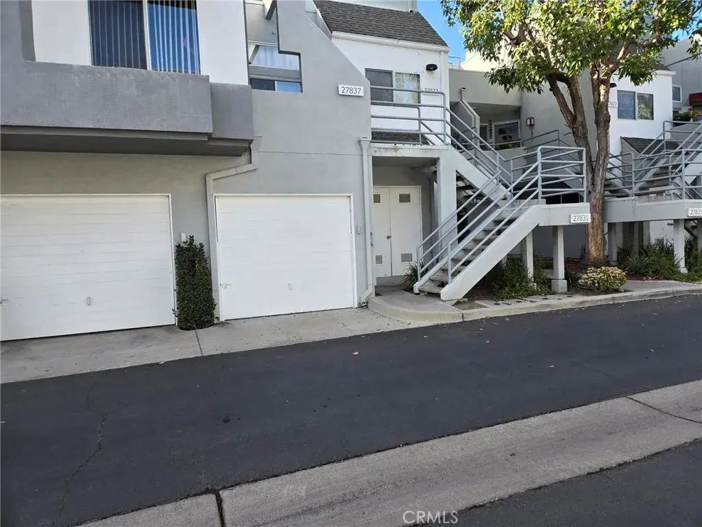 27837 Emerald, Mission Viejo