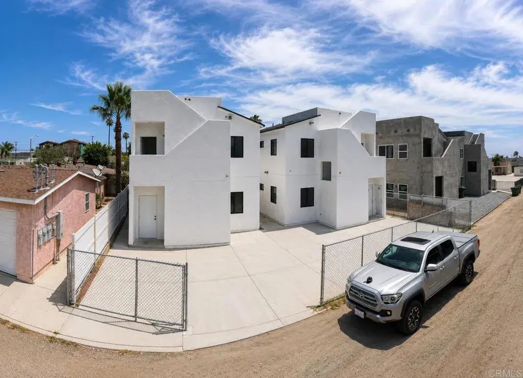 3305-3309 Clairemont Mesa Blvd, 