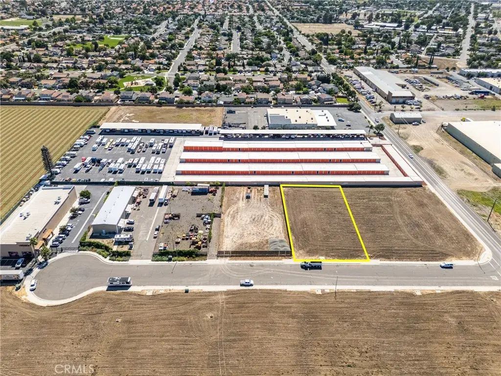 216 Commerce, Los Banos