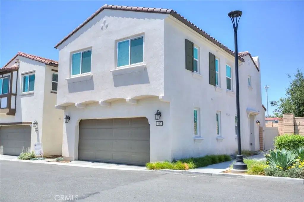 202 Bonita, Rialto