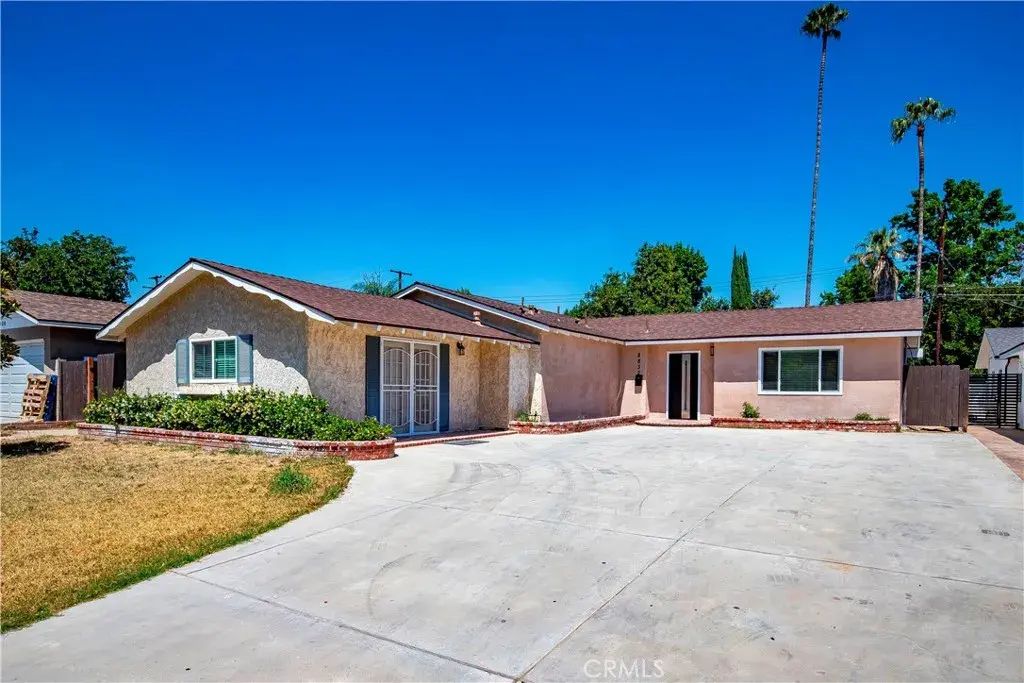 8832 Odessa Ave, North Hills