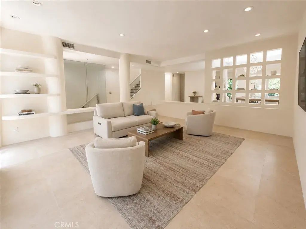 2451 Century, Los Angeles