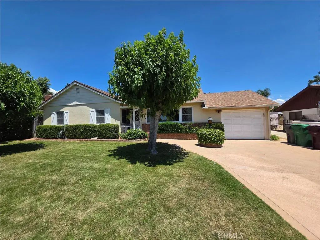 1272 Elm, Beaumont