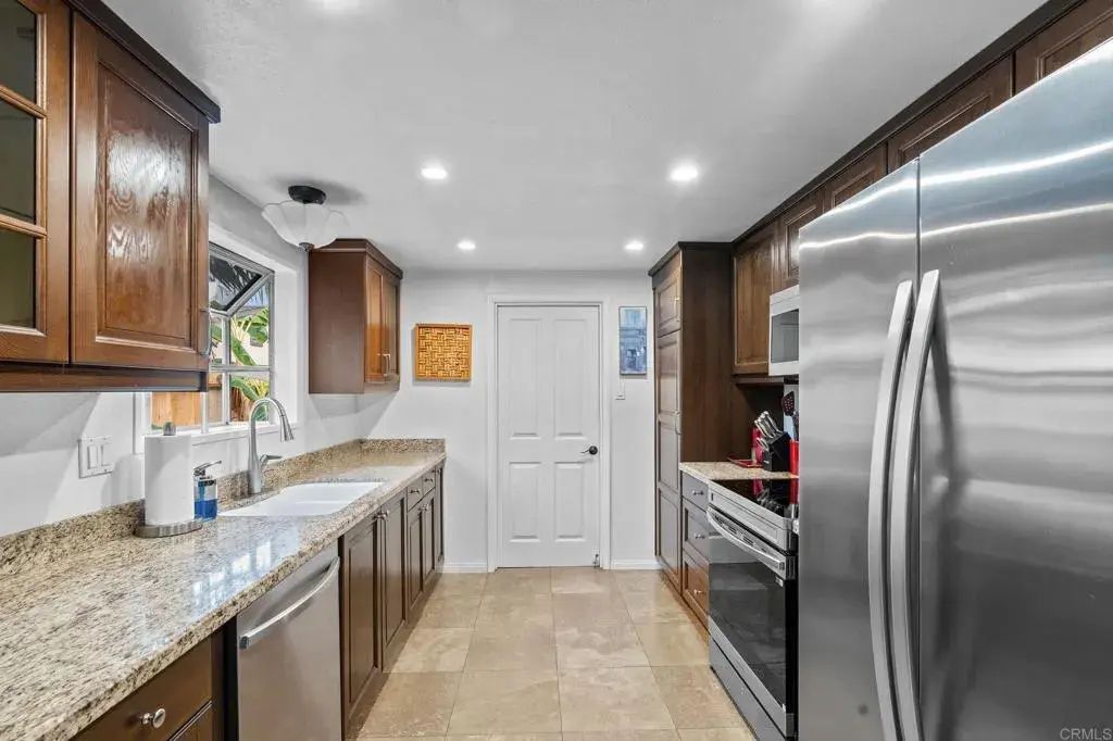 267 Hannalei Dr, Vista