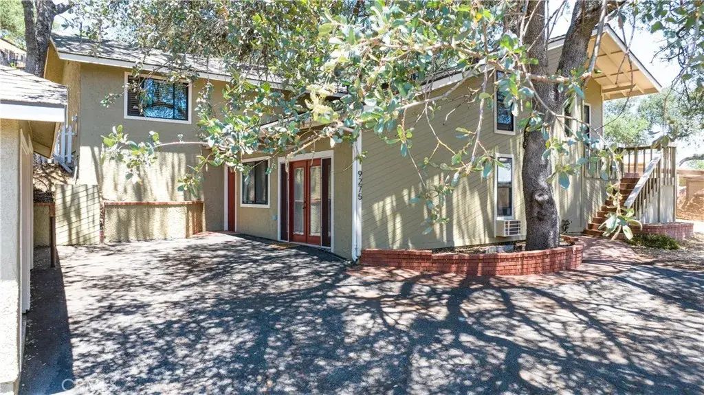 9275 Curbaril, Atascadero