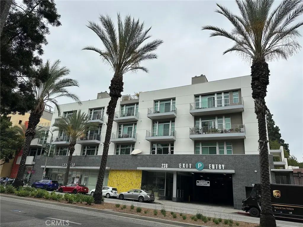 238 S Arroyo Parkway 213, Pasadena