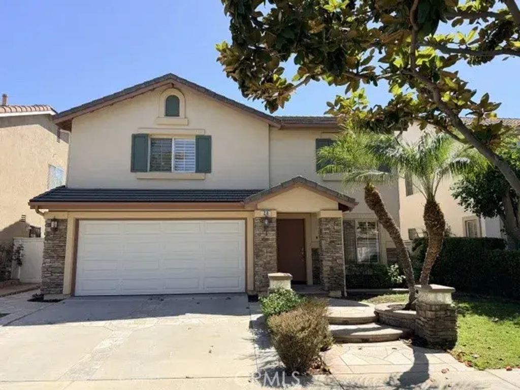 28 Granada, Irvine