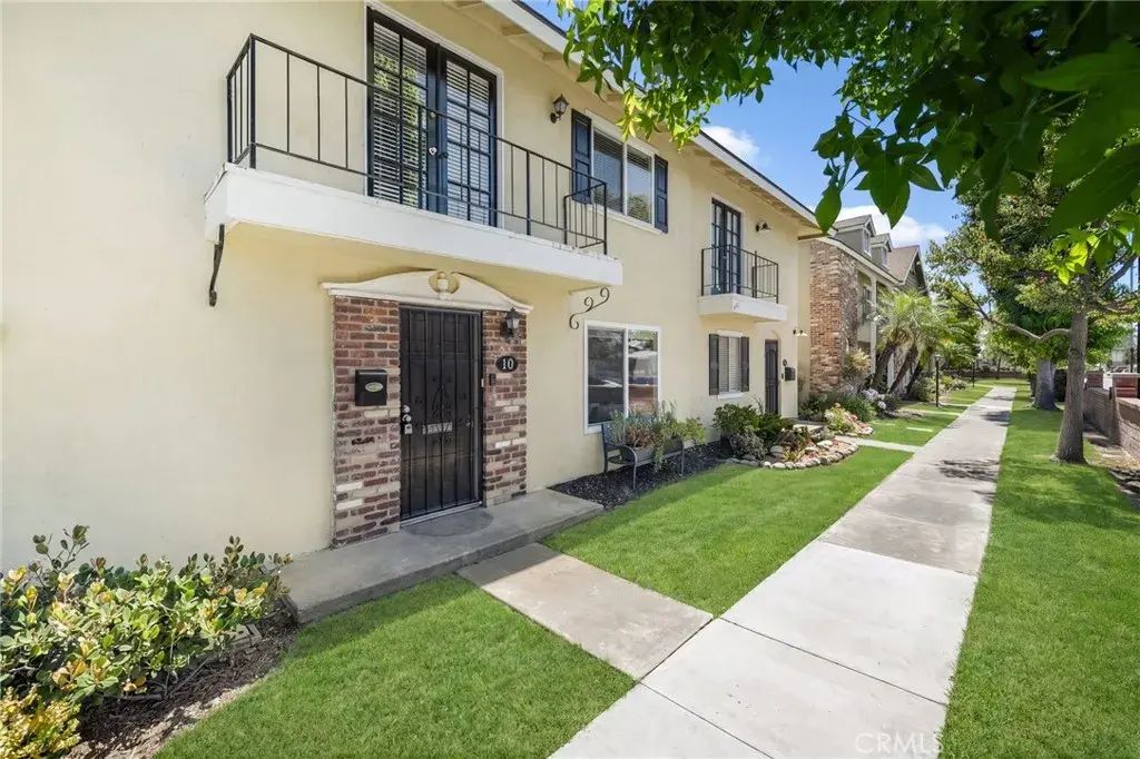 3342 Bradbury 10, Los Alamitos