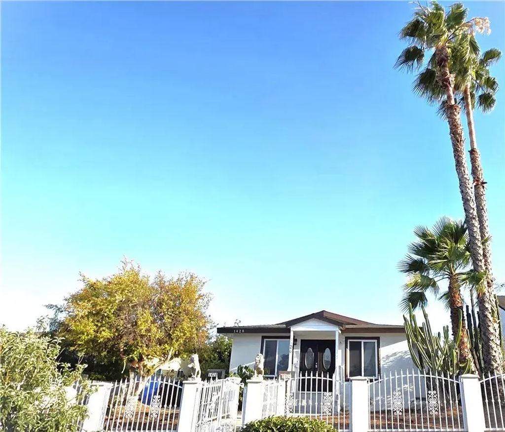 1426 256th, Harbor City