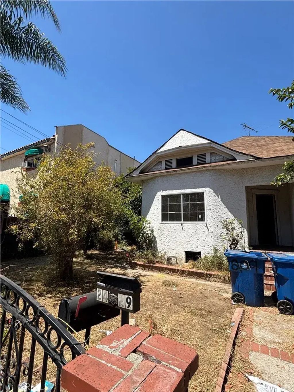 2429 Folsom, Los Angeles