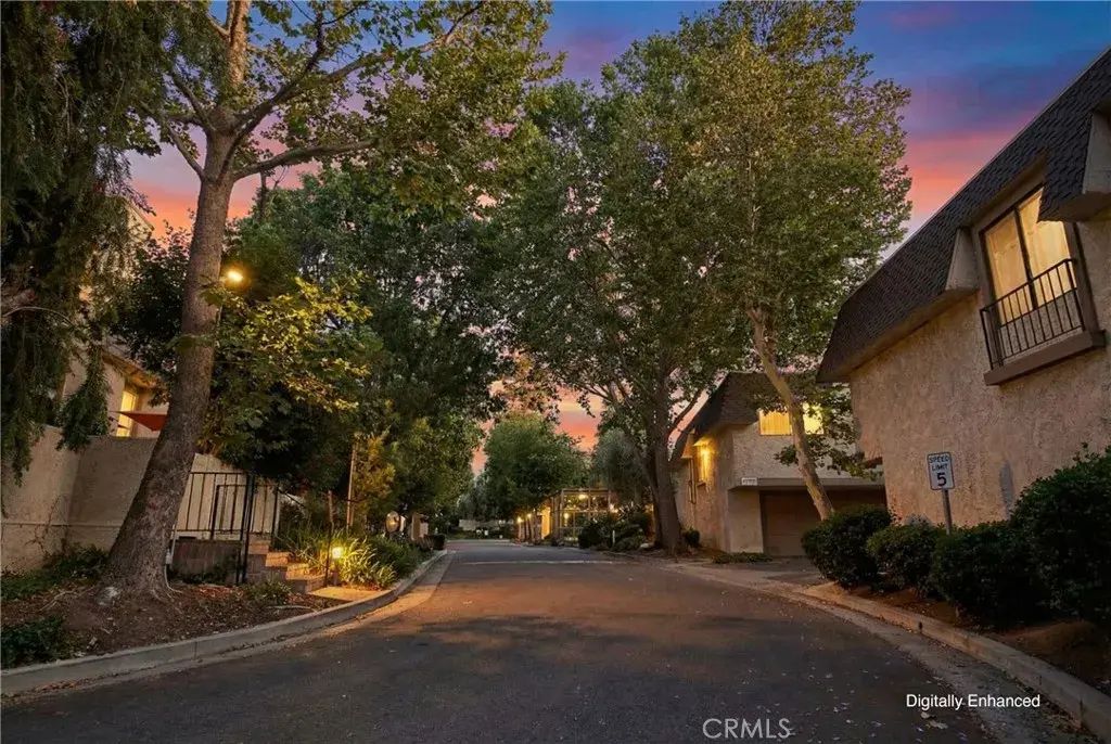 6121 Shoup Avenue 10, Woodland Hills