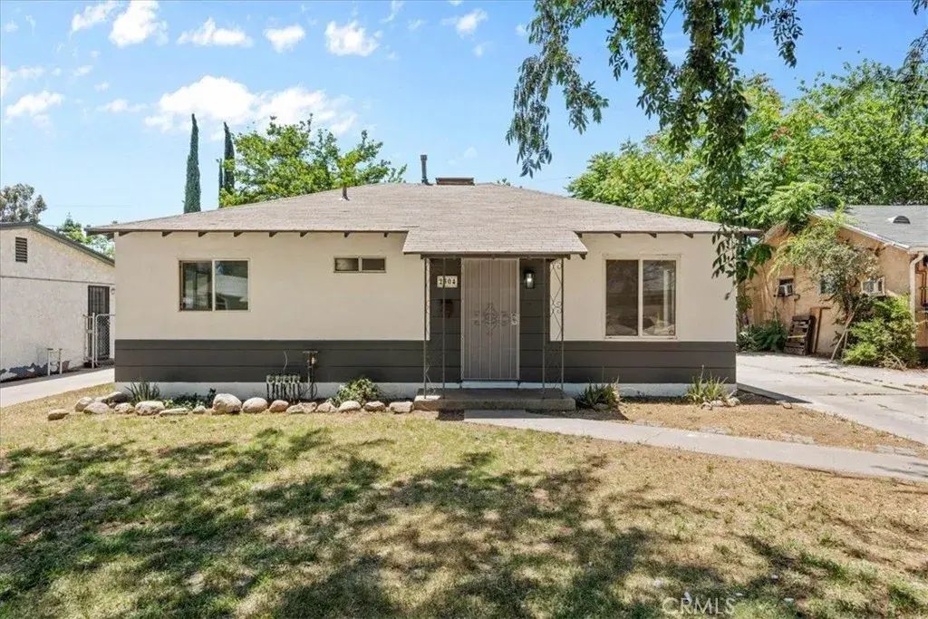 2304 Roxbury Drive, San Bernardino