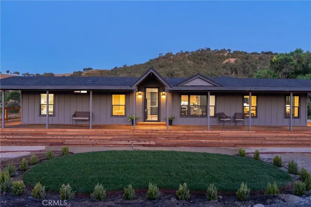 4475 Interlake, Bradley