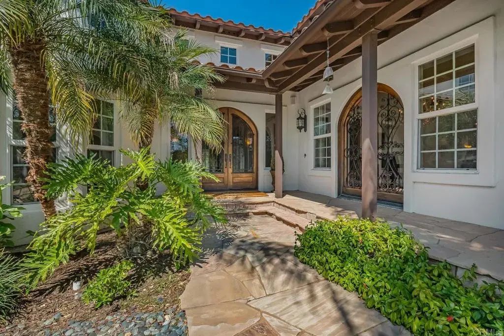 25120 Las Palmeras, Temecula