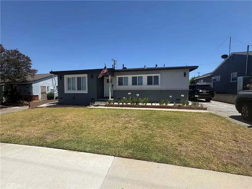10822 Colima, Whittier