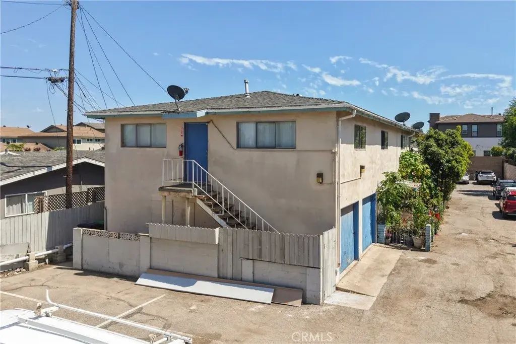 681 Victoria, Costa Mesa