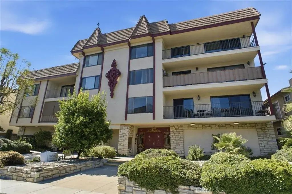 321 E Stocker 301, Glendale