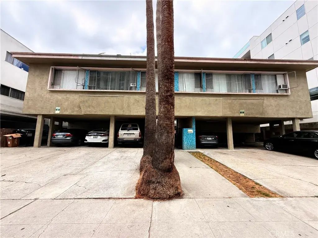 423 S Le Doux Rd 10, Los Angeles