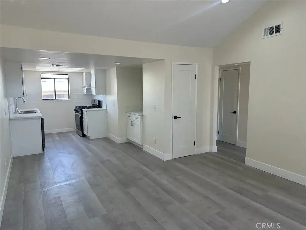 44155 10th West, Lancaster