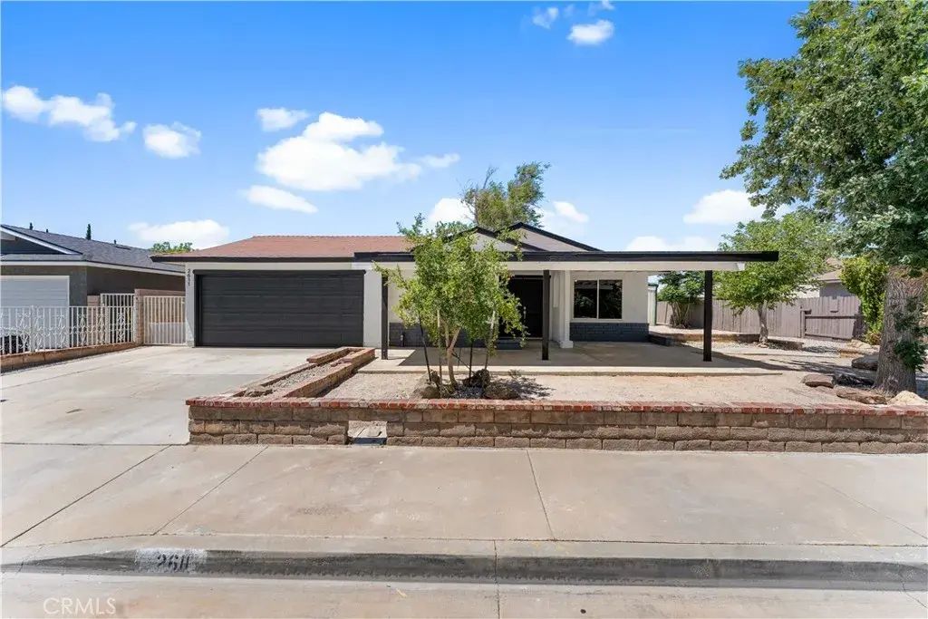 2611 W Avenue K6, Lancaster