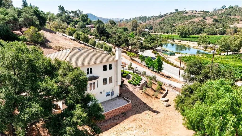 2424 Gird Road, Fallbrook