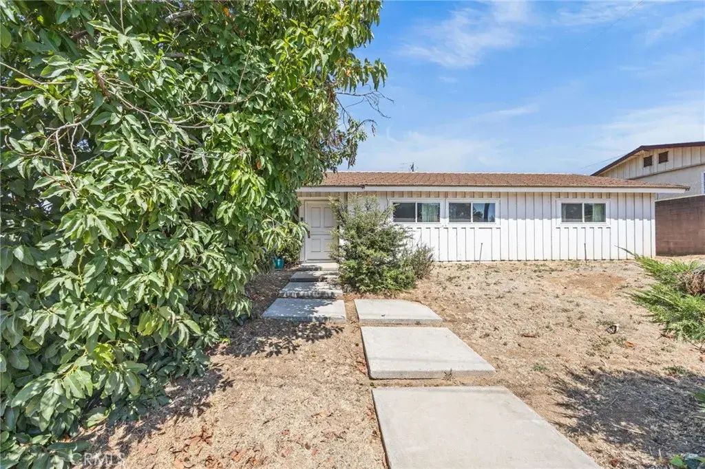 11731 Mount Vernon, Grand Terrace