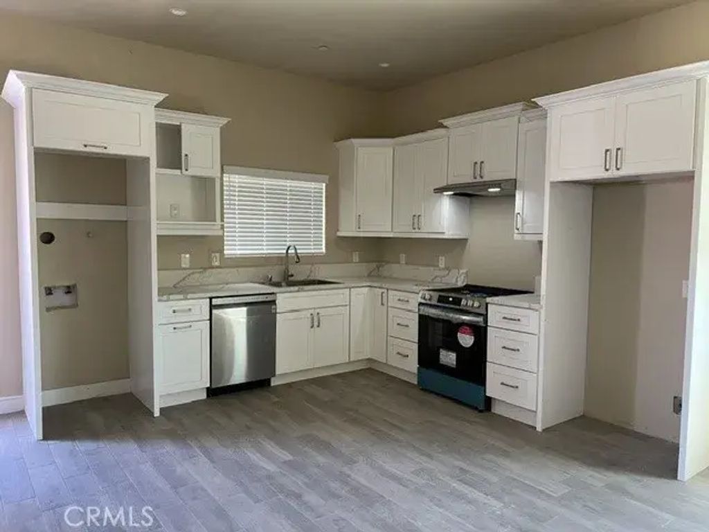 4853 Grace, Cypress