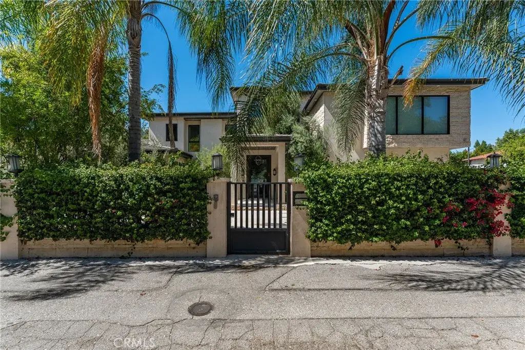 5334 Encino Avenue, Encino