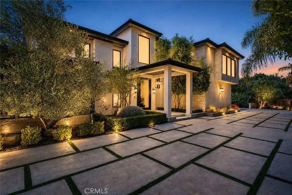 5334 Encino Avenue, Encino
