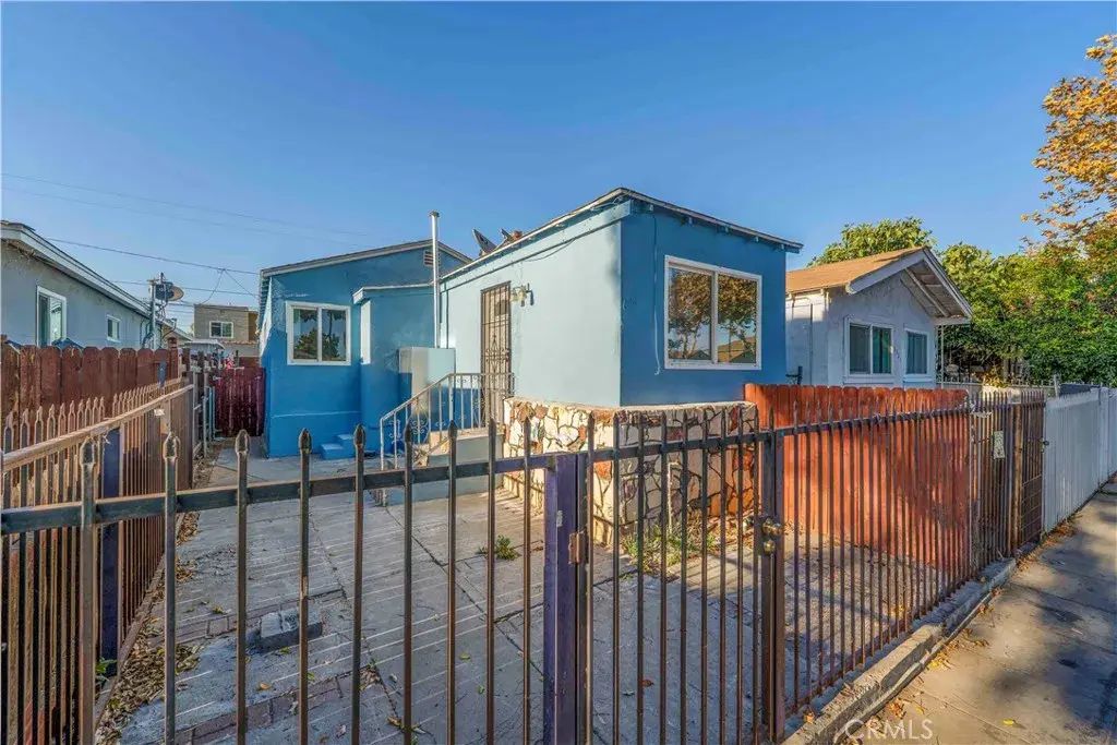 6121 E Olympic, Los Angeles