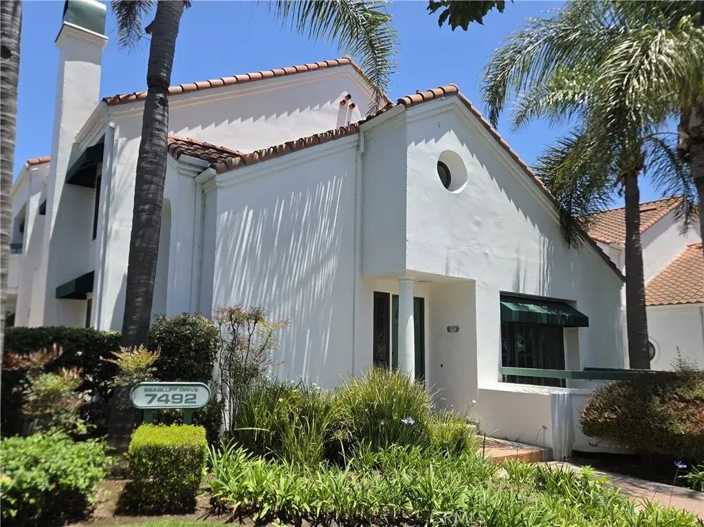 7492 Seabluff Drive 107, Huntington Beach