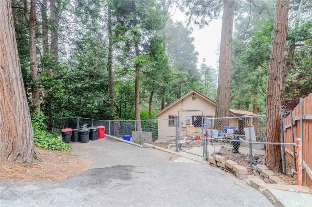 753 Woodland, Crestline