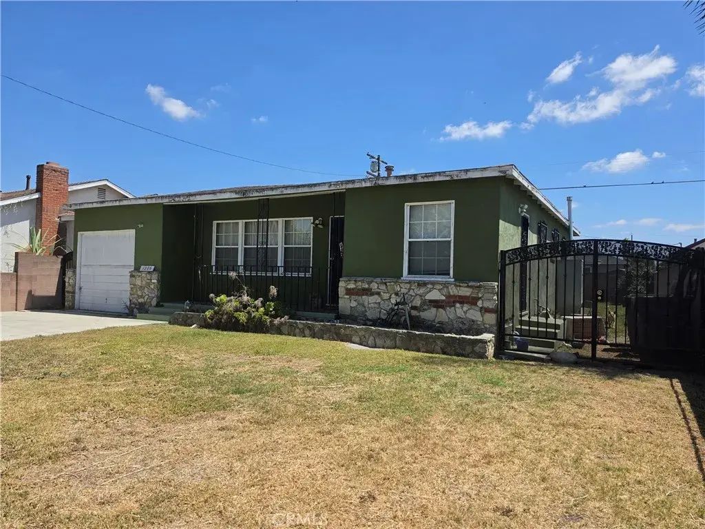 1206 W 134th, Compton