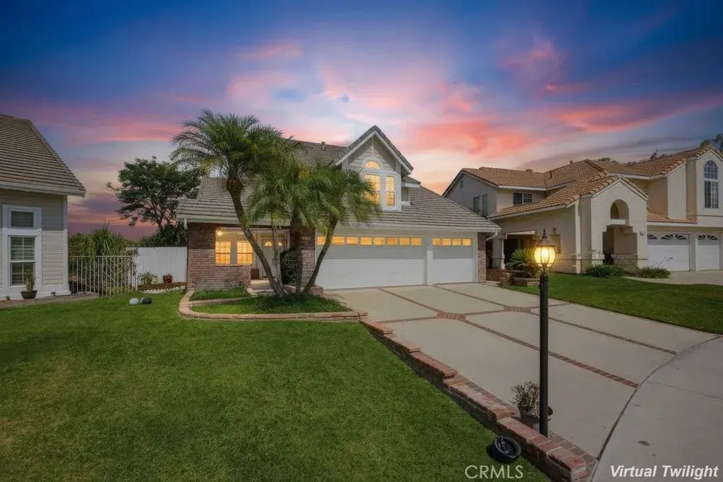 1240 Jonah, Corona