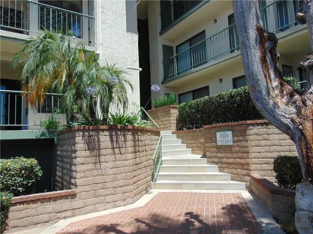 2203 Apricot, Irvine