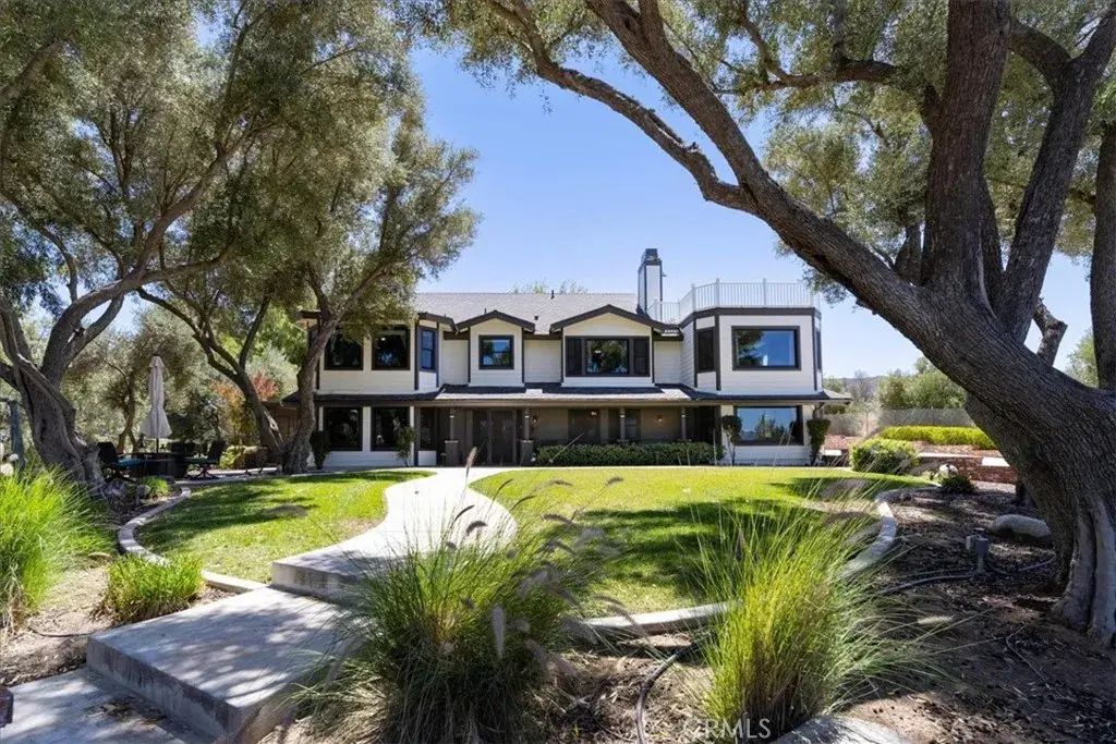 42683 Juniper Street, Murrieta