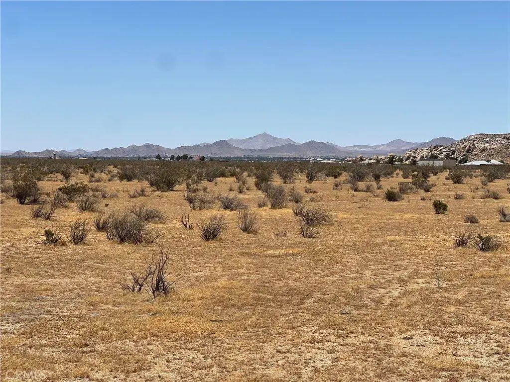 5 Del Oro, Apple Valley