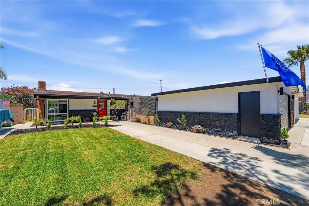 1013 N Lyman, Covina