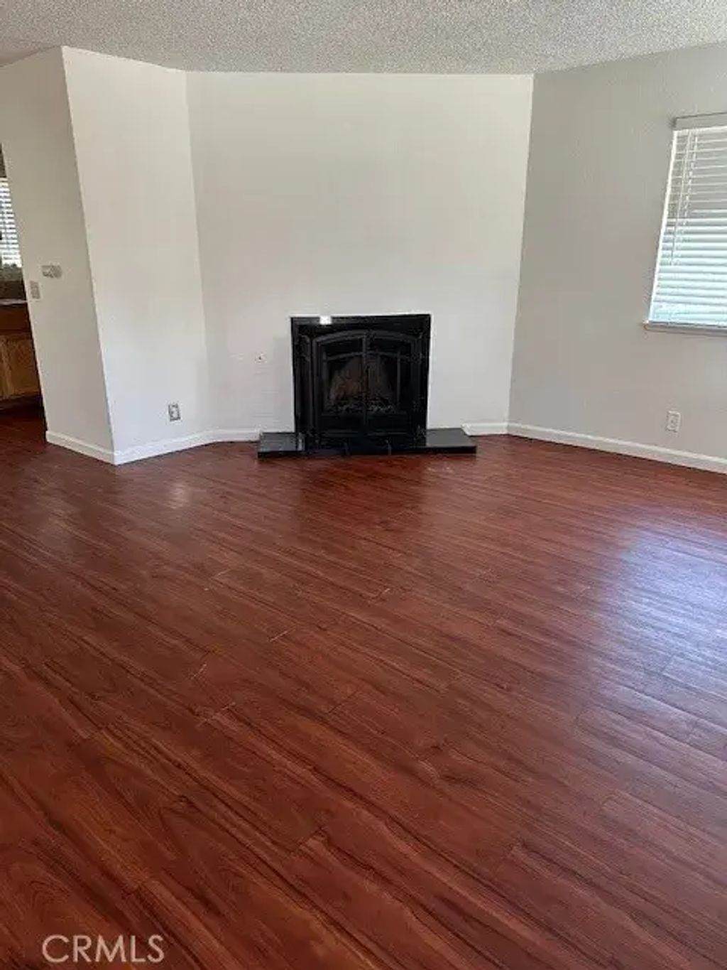 20289 Thunderbird A, Apple Valley