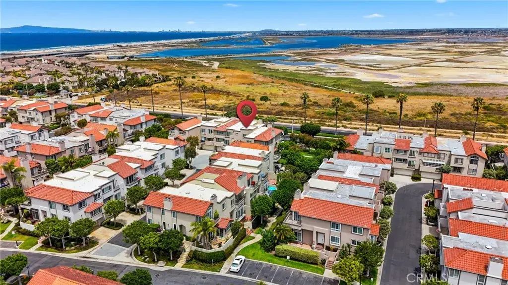 19239 Meadowood Cir, Huntington Beach