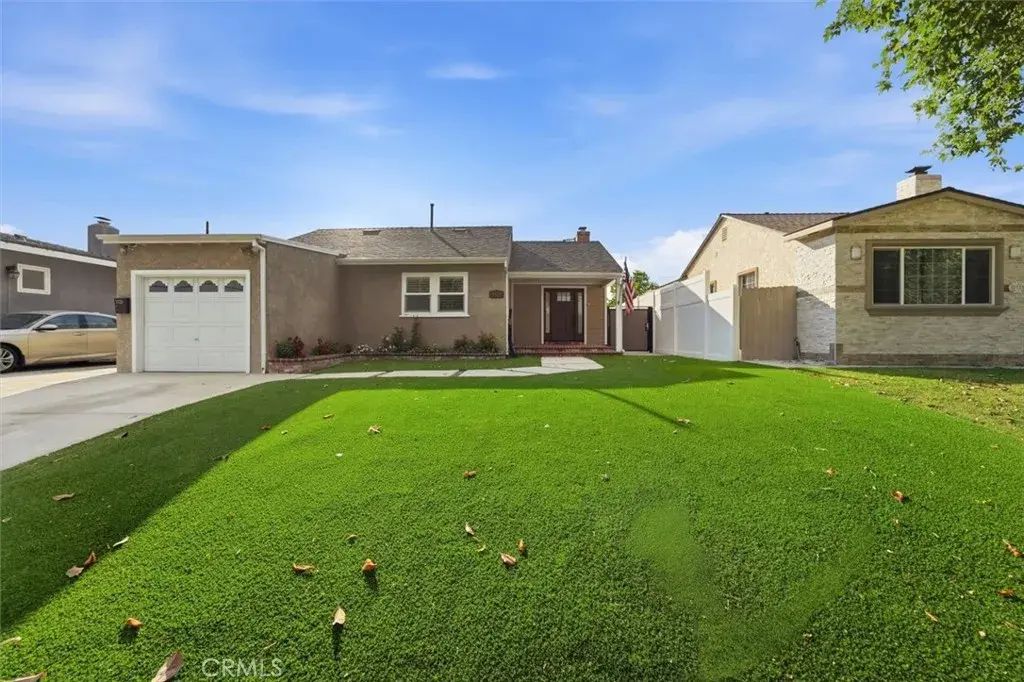 3329 N Los Coyotes Diagonal, Long Beach
