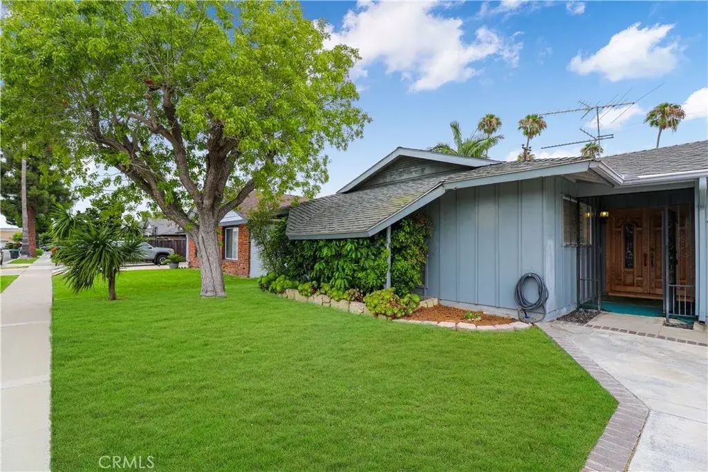 3120 Pierce Avenue, Costa Mesa