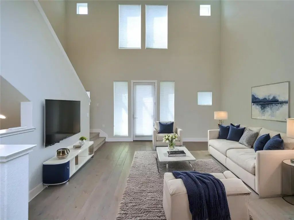 1066 Celebrity Terrace, Davis