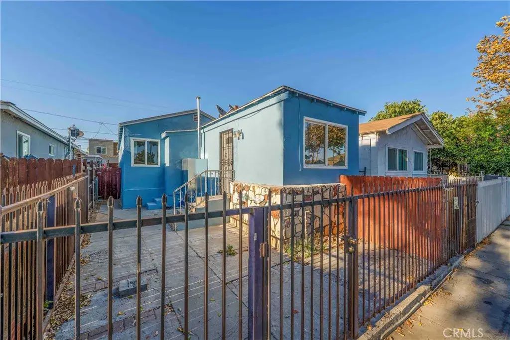 6121 E Olympic, Los Angeles