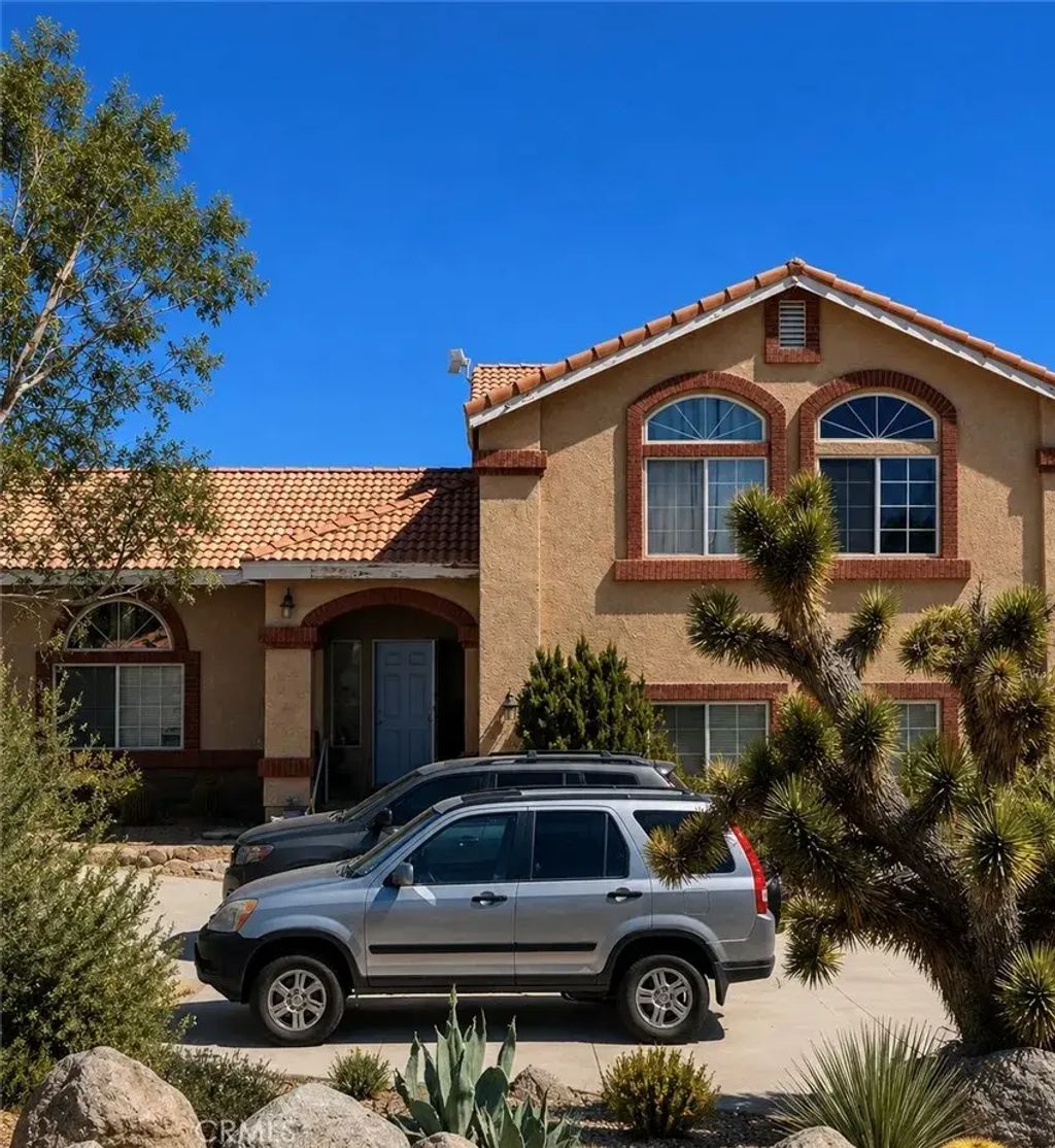 32842 Emerald, Lucerne Valley