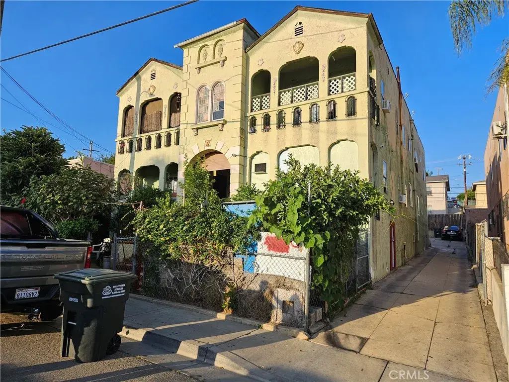 1070 N Alma, Los Angeles