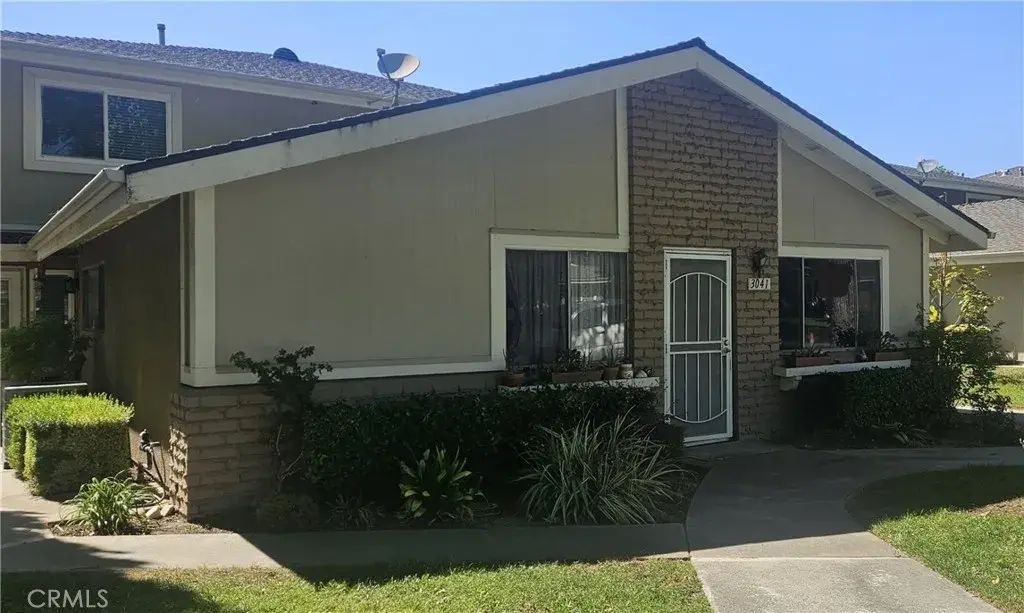 3041 Knollwood, La Verne