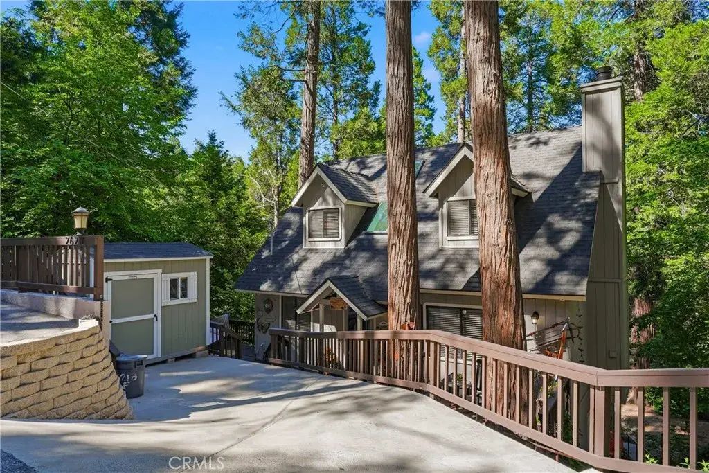 26216 Lake Forest, Twin Peaks