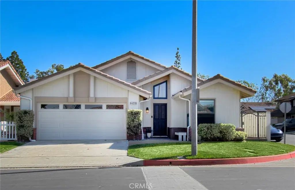 2541 N River Trail, Orange