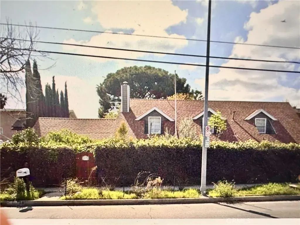 18128 Lassen, Northridge